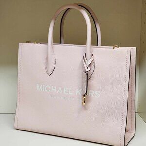 New with the tags**  Michael Kors Medium Mirella Powder Blush